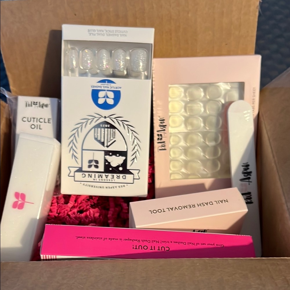 Dashing Diva Nail Kit with Cuticle Oil